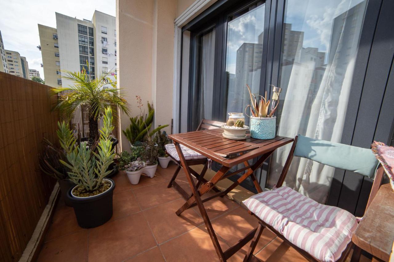 Lovely Apartment Near Airport And Nations Park, With Garage โลวเรส ภายนอก รูปภาพ