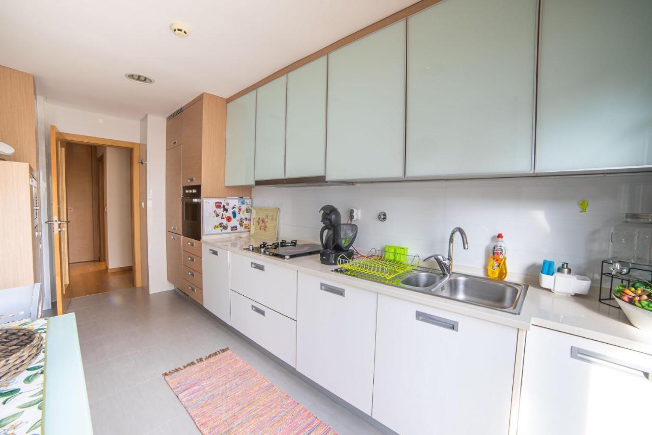 Lovely Apartment Near Airport And Nations Park, With Garage โลวเรส ภายนอก รูปภาพ