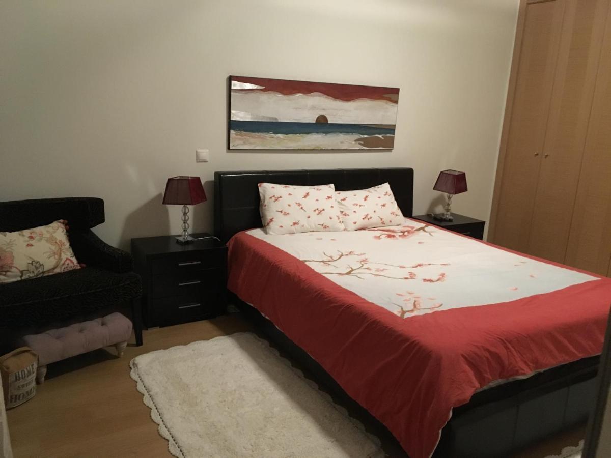 Lovely Apartment Near Airport And Nations Park, With Garage โลวเรส ภายนอก รูปภาพ
